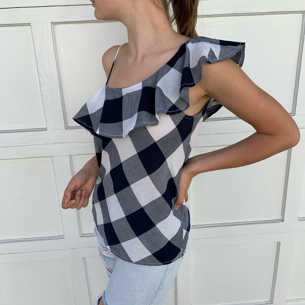 Asymmetric checkered top dark blue n white